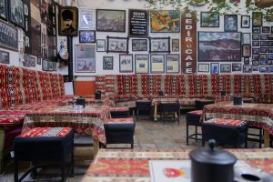 Finding Authentic Local Cuisine Beyond the Tourist Traps