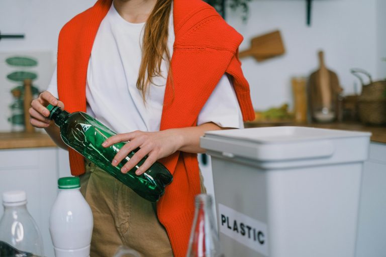 Simple Ways to Reduce the Use of Plastic in Your Kitchen